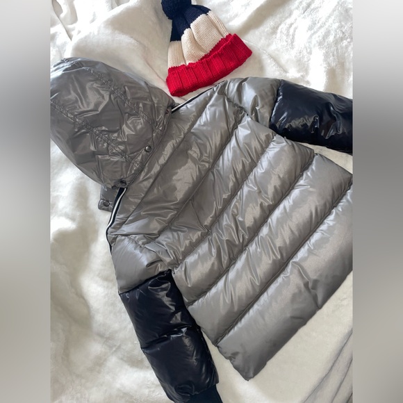 MONCLER JACKET & HAT - Picture 5 of 8